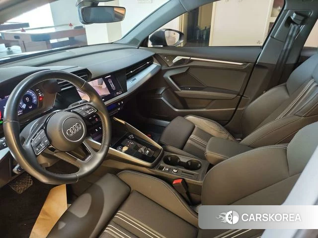 Audi A3 2024 Темно-серый из Китая