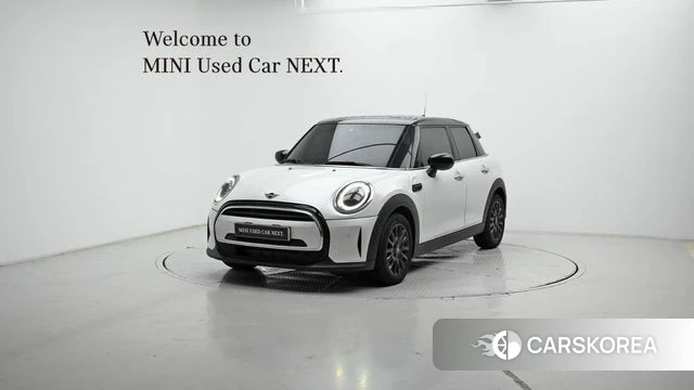 Mini Cooper 2023 Белый из Кореи
