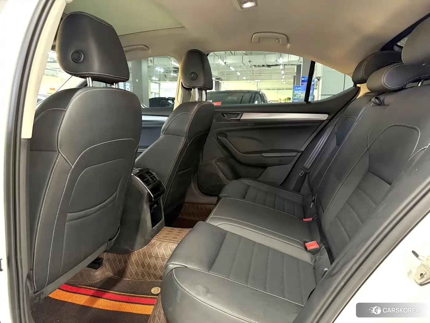 Skoda Superb 2022 Белый из Китая