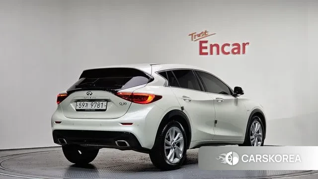 Infiniti Q30 2019 Белый из Кореи