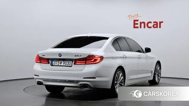 BMW 5 Series (G30) 2018 Белый из Кореи