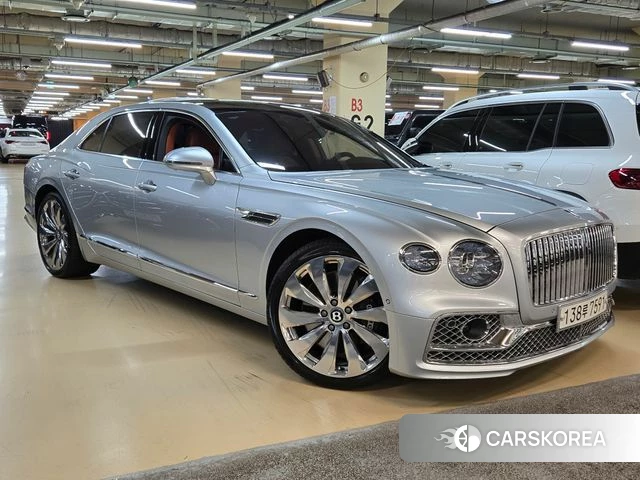 Bentley Flying Spur 3rd Generation 2021 Серебряный из Кореи