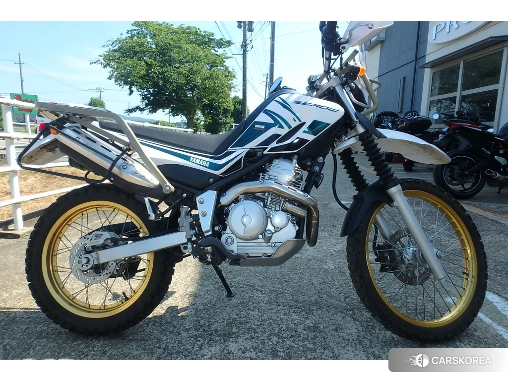 Проданный Yamaha SEROW 250 2015 из Японии