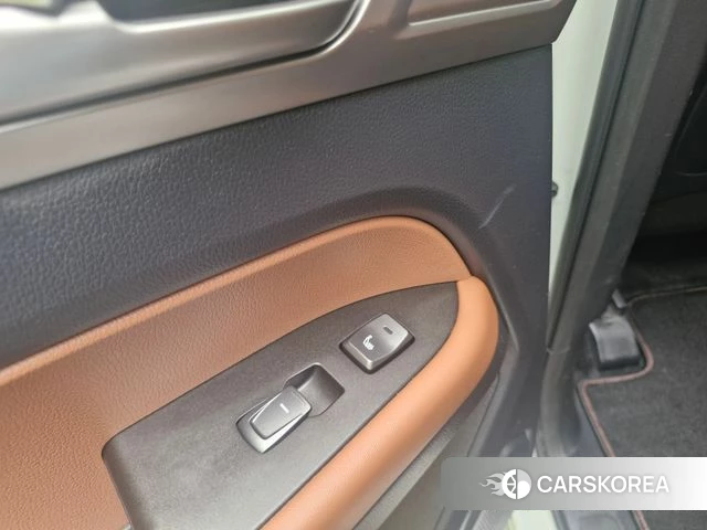 Ssangyong Rexton Sports 2018 Белый из Кореи