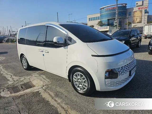 Hyundai Staria 2025 Белый из Кореи