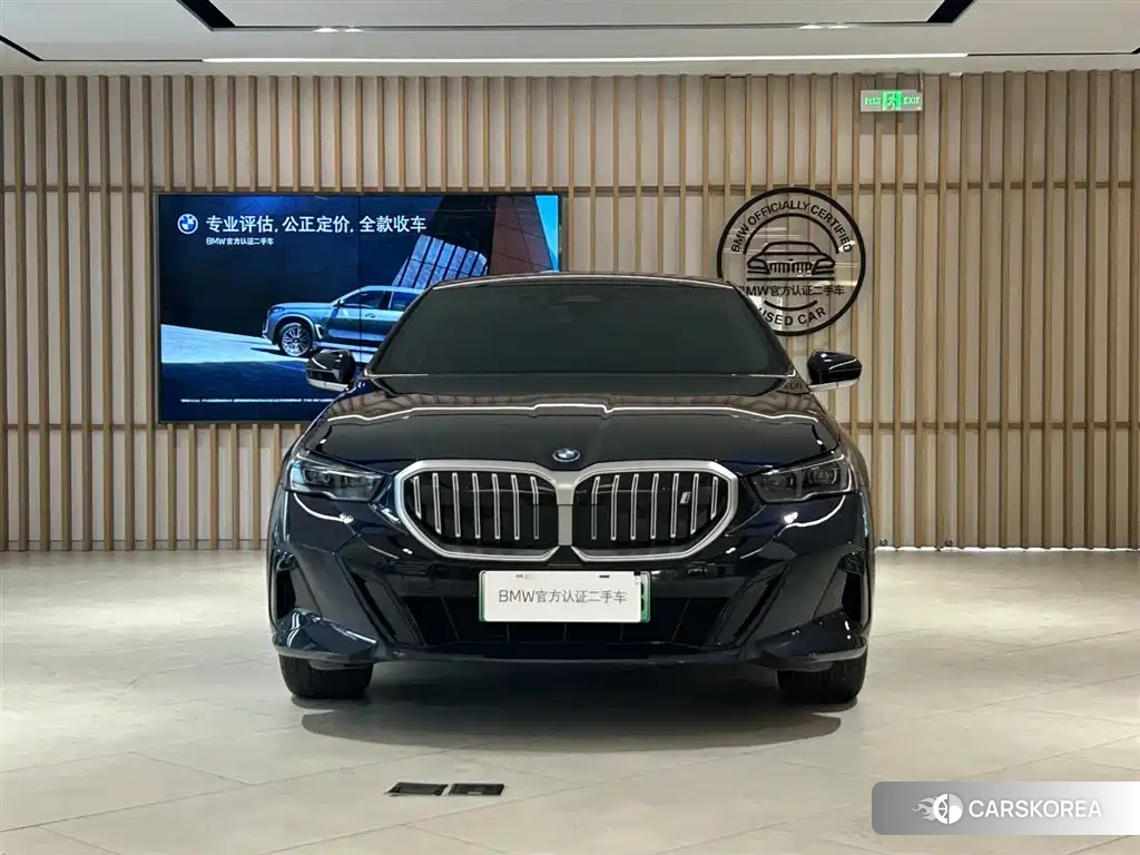 BMW i5 2025 Черный из Китая