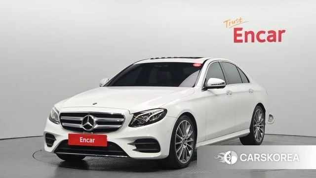 Mercedes-Benz E-Class W213 2018 Белый из Кореи