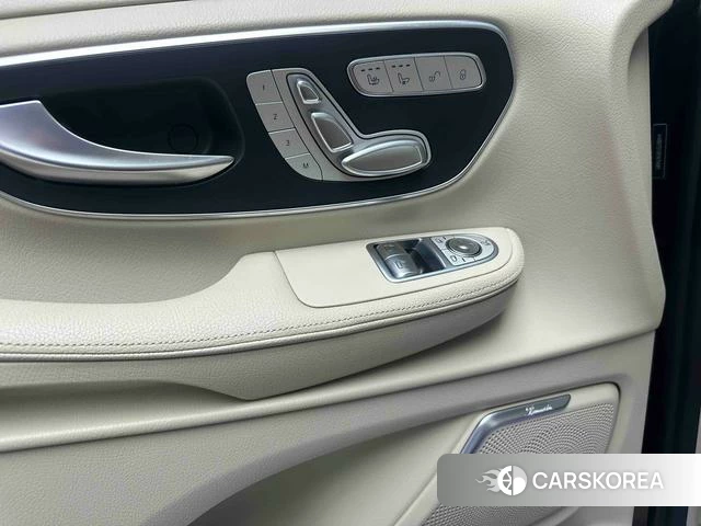 Mercedes-Benz V-class 2022 Черный из Китая