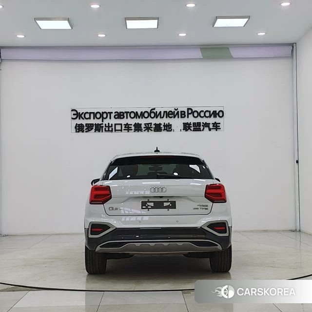 Audi Q2L 2022 Белый из Китая