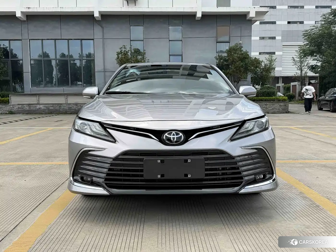Toyota Camry 2024 Silver/gray из Китая