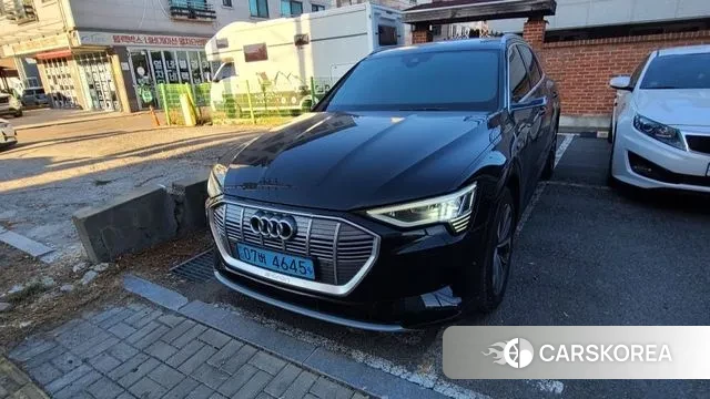 Audi e-Tron 2021 Черный из Кореи