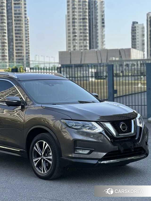 Nissan Qijun 2021 Коричневый из Китая