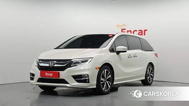 Honda Odyssey 2019 Белый из Кореи