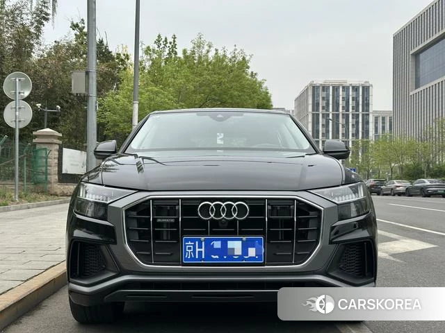 Audi Q8 2024 Черный из Китая