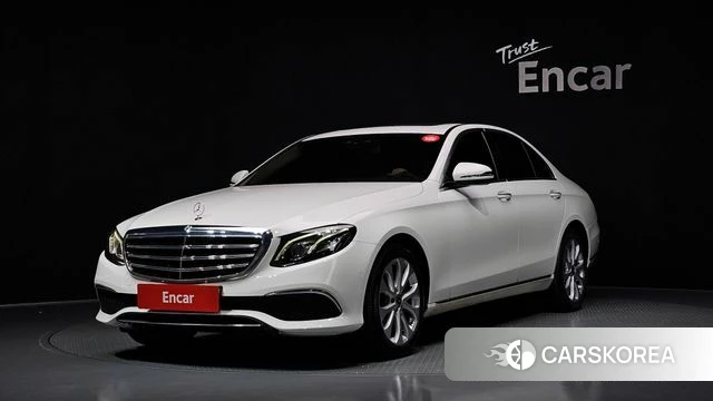 Mercedes-Benz E-Class W213 2018 Белый из Кореи