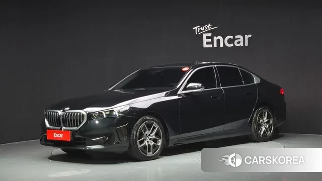 BMW 5 Series (G60) 2023 Черный из Кореи