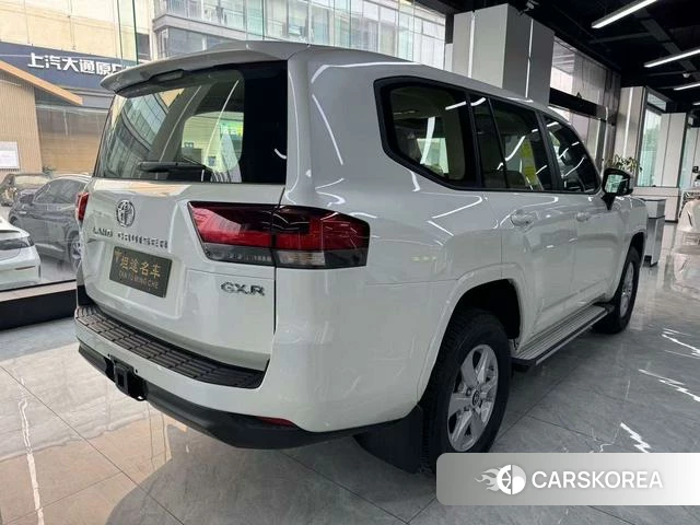 Toyota Land Cruiser (imported) 2024 Белый из Китая