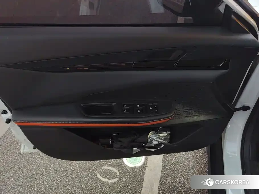 Chang'an Changan UNI-V Smart iDD 2023 Белый из Китая
