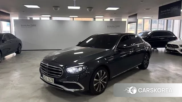 Mercedes-Benz E-Class W213 2021 Серый из Кореи