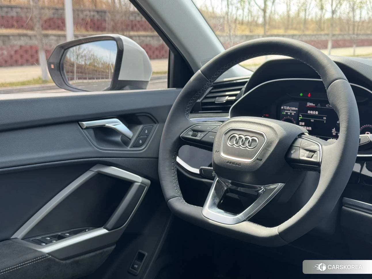 Audi Q3 2020 Белый из Китая