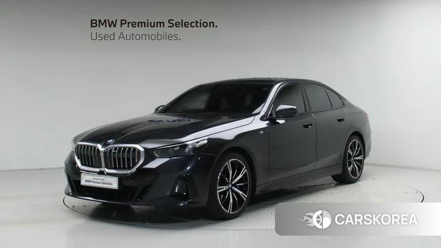 BMW 5 Series (G60) 2023 Серый из Кореи