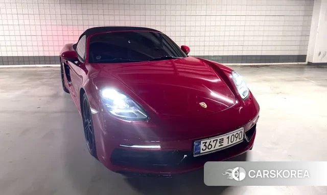 Porsche 718 Boxster 2019 Красный из Кореи