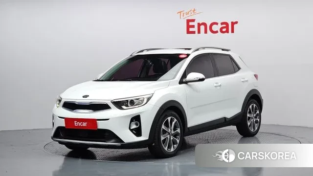 Kia Stonic 2018 Белый из Кореи