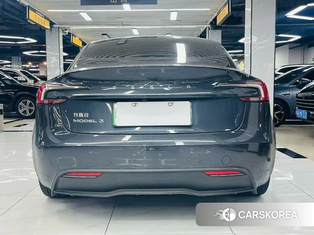 Tesla Model 3 2025 Темно-серый из Китая