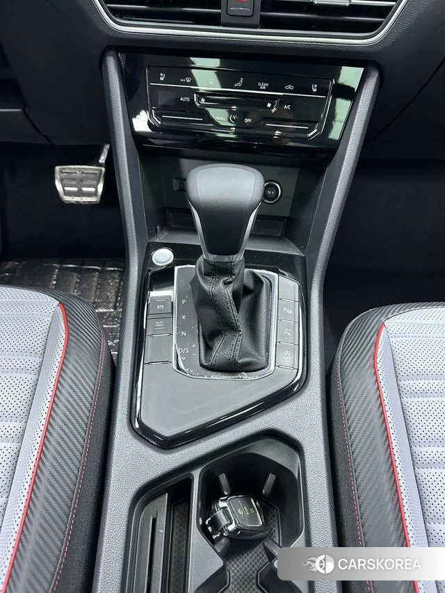 Volkswagen Tiguan L 2022 Серебристо-серый из Китая