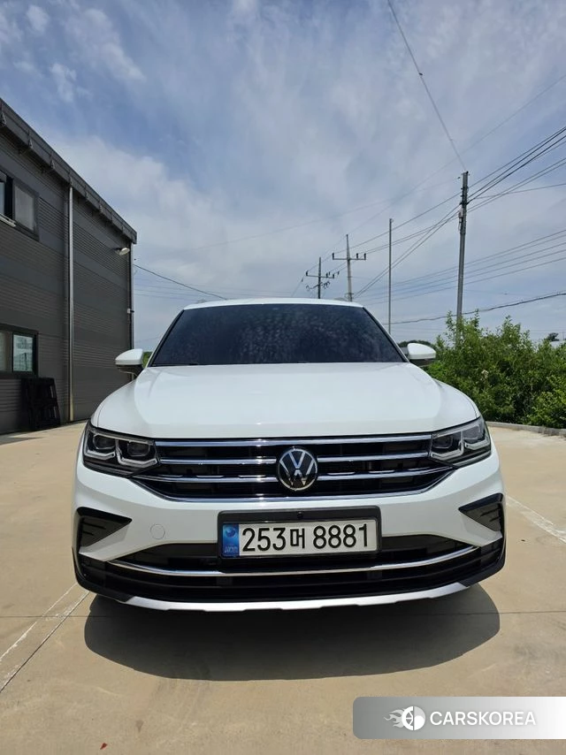 Volkswagen Tiguan second Generation 2023 Белый из Кореи