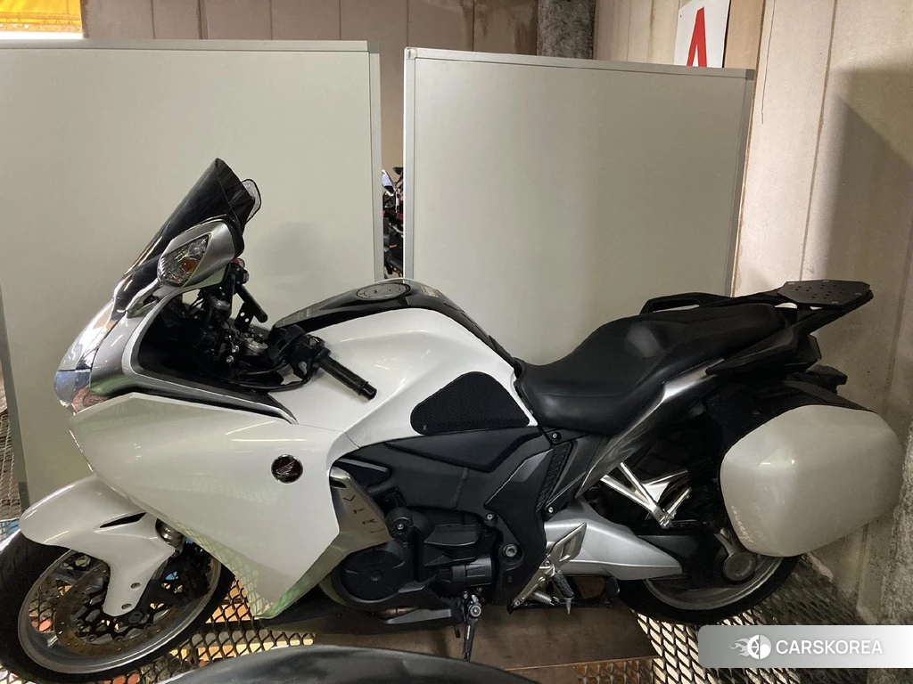 Проданный Honda VFR1200F 2012 из Японии, фото 2
