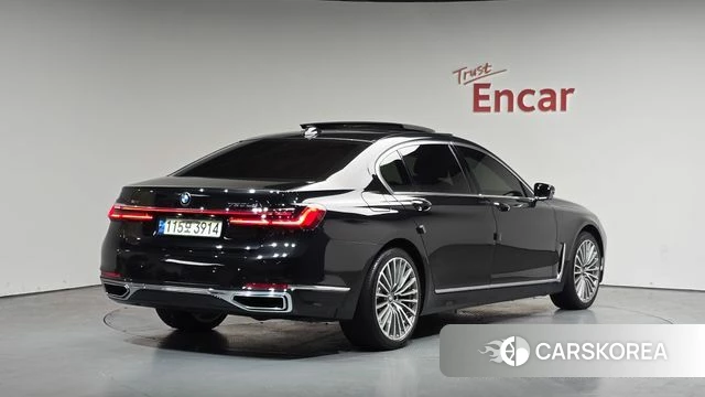 BMW 7 Series (G11) 2020 Черный из Кореи