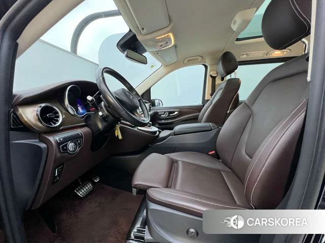 Mercedes-Benz V-class 2024 Черный из Китая