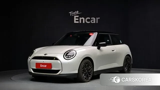 Mini Cooper Electric 2024 Белый из Кореи
