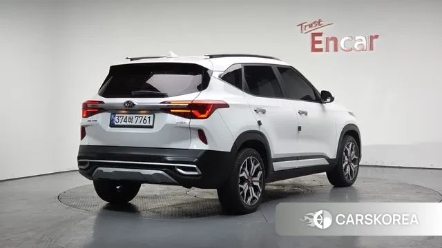 Kia Seltos 2021 Белый из Кореи