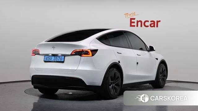Tesla Model Y 2024 Белый из Кореи
