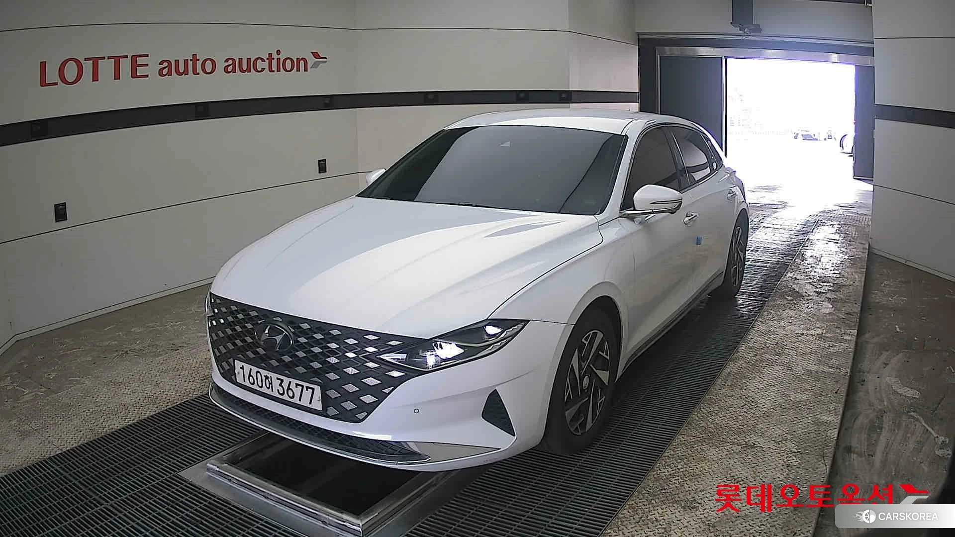 Hyundai Grandeur Hybrid 2022 Creamy White Pearl (optional) из Кореи