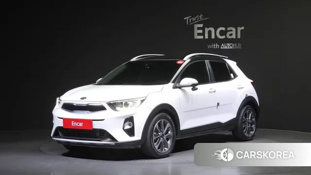 Kia Stonic 2018 Белый из Кореи