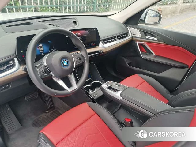 BMW iX1 2024 Белый из Китая