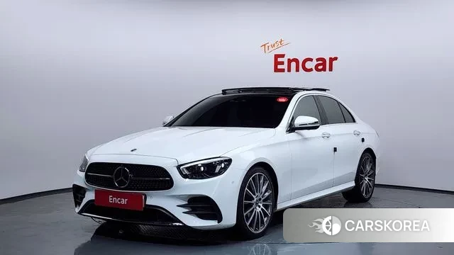 Mercedes-Benz E-Class W213 2022 Белый из Кореи