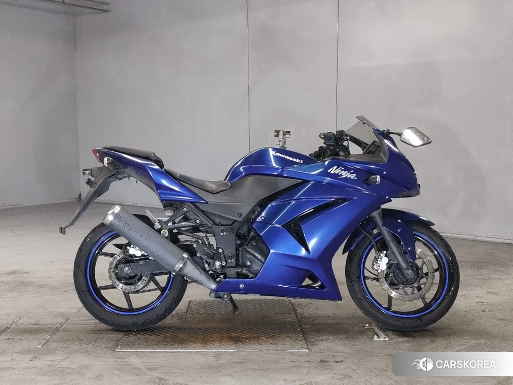 Проданный Kawasaki NINJA 250R id 4161299 из Японии