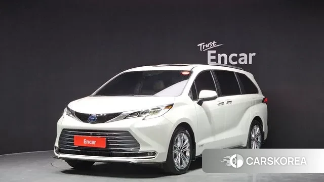 Toyota Sienna 4th Generation 2021 Белый из Кореи