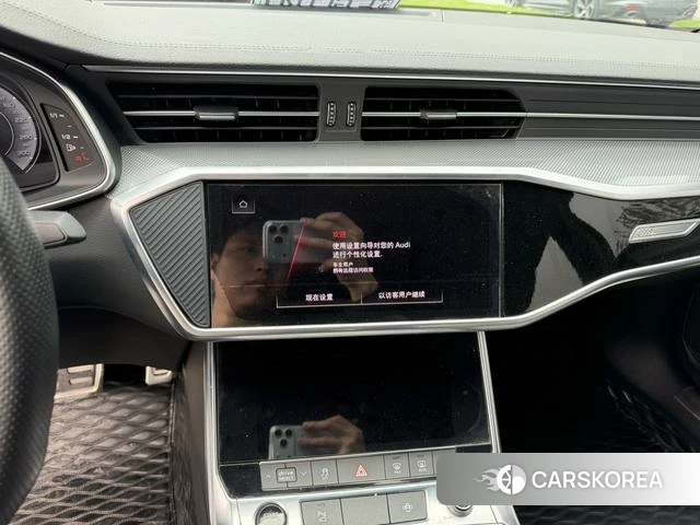 Audi A6L 2022 Черный из Китая
