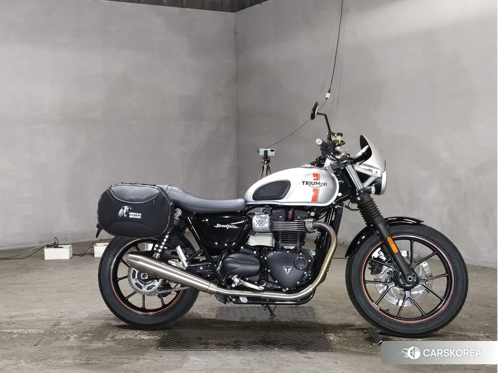 Проданный Triumph STREET TWIN 2016 из Японии