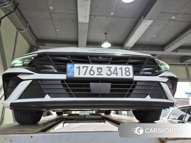 Hyundai The New Avante (CN7) 2023 Белый из Кореи
