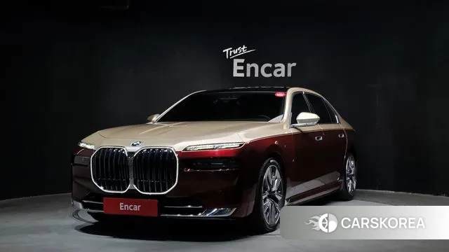 BMW 7 Series (G70) 2023 Красный из Кореи