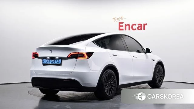 Tesla Model Y 2023 Белый из Кореи