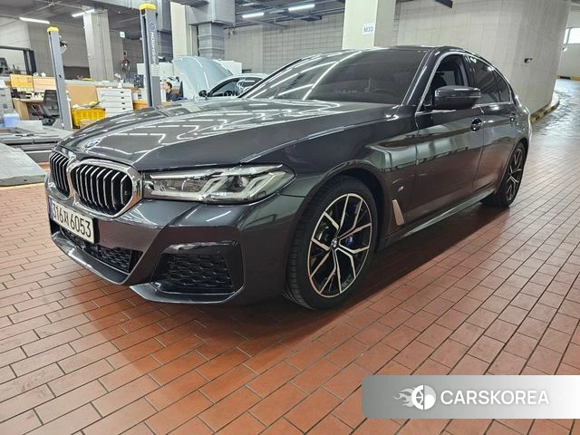 BMW 5 Series (G30) 2022 Серый из Кореи