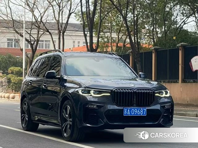 BMW X7 2022 Темно-серый из Китая