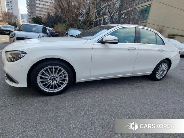 Mercedes-Benz E-Class W213 2020 Белый из Кореи